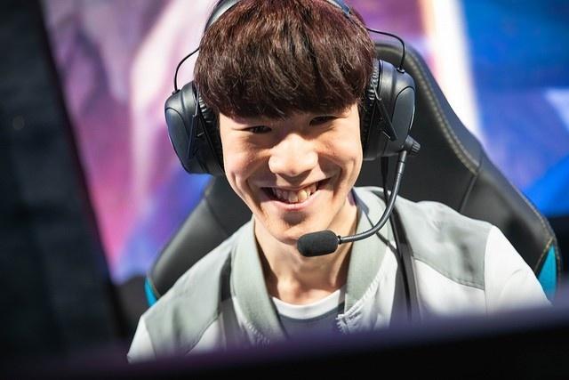 CSGO Clutch Island：NaVi 2：0 Spirit夺冠